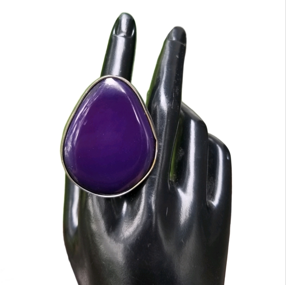 LARGE PURPLE DYED ONYX STONE & SILVERPLATED BRASS ADJUSTABLE RING